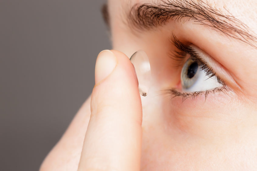 Cuidados com as lentes de contato: Confira se você está fazendo certo!